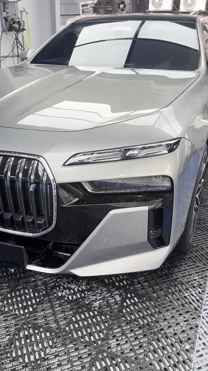 BMW i7 finished