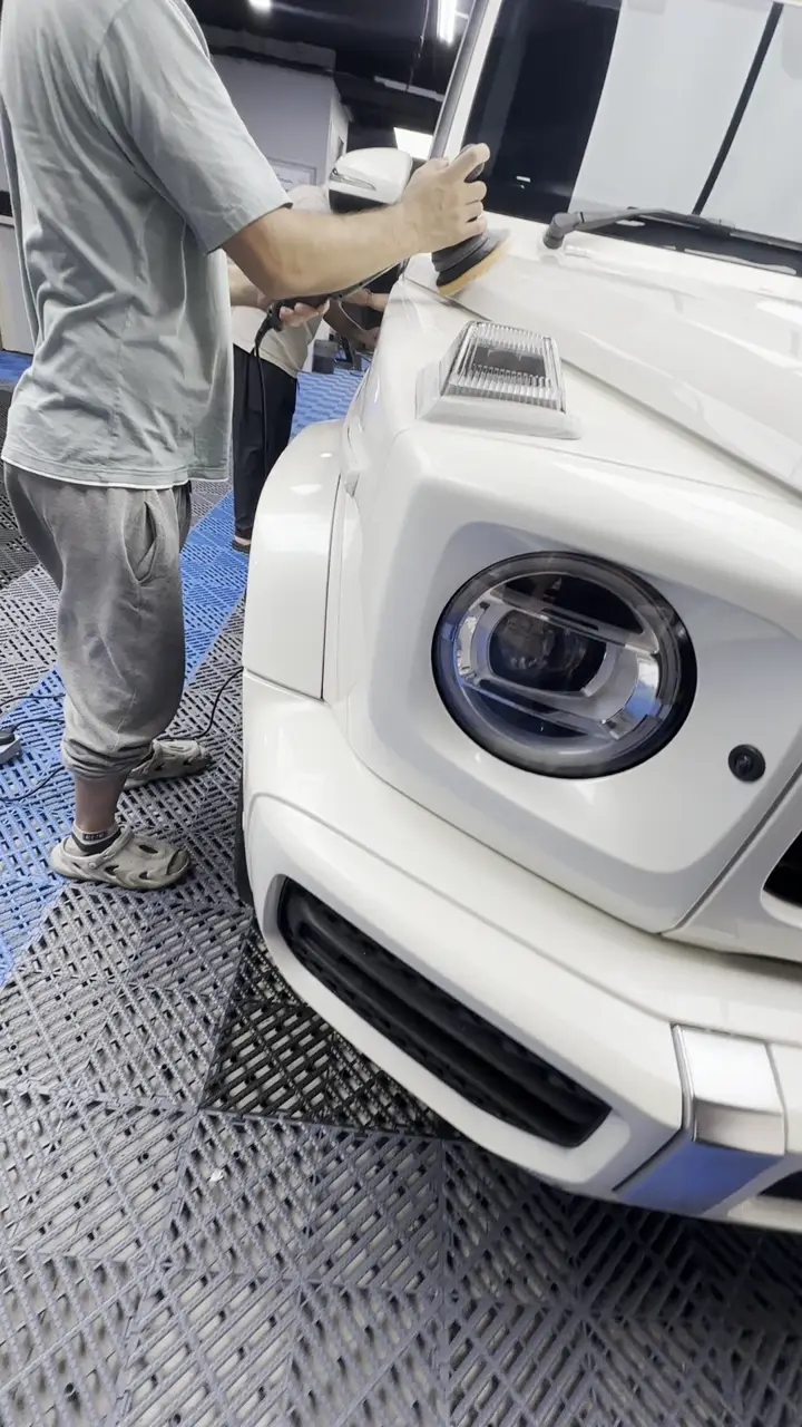 G 63 headlamp detail