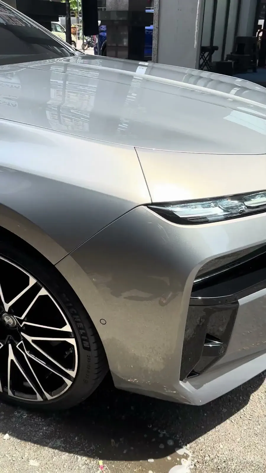 BMW i7 gloss after polish