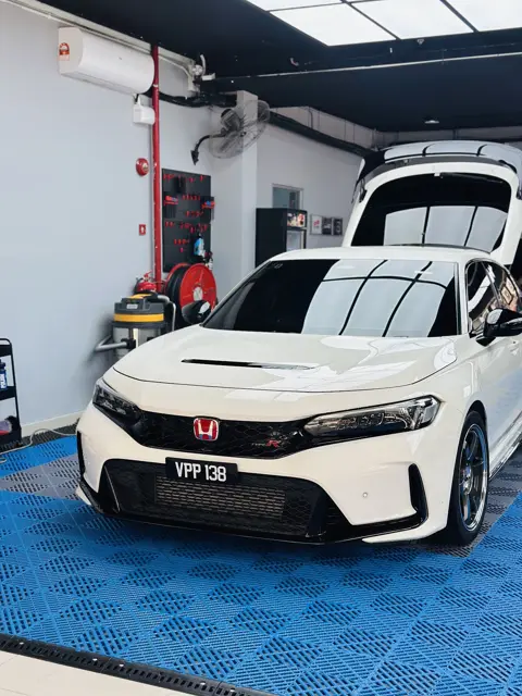 White Honda Civic Type R at KOYA