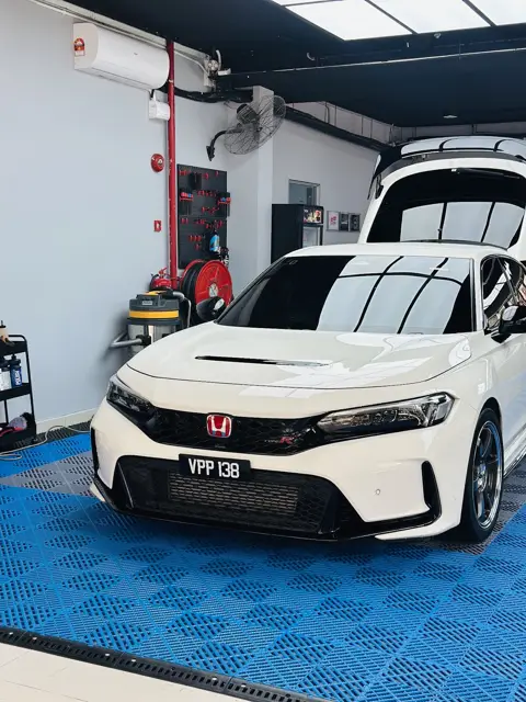 White Honda Civic Type R at KOYA