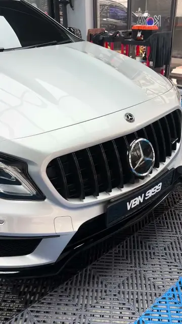 Mercedes GLA in pearl wrap